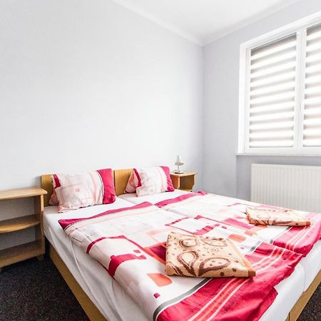 Garni Hotel Tachov タホフ エクステリア 写真
