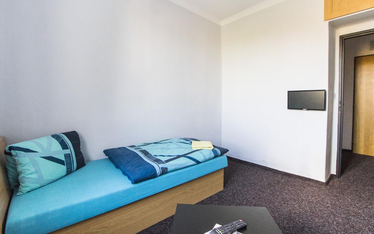 Garni Hotel Tachov タホフ エクステリア 写真