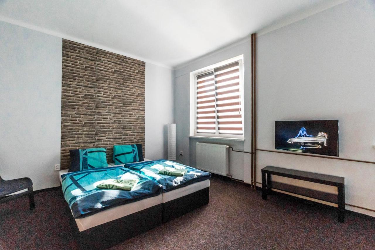 Garni Hotel Tachov タホフ エクステリア 写真
