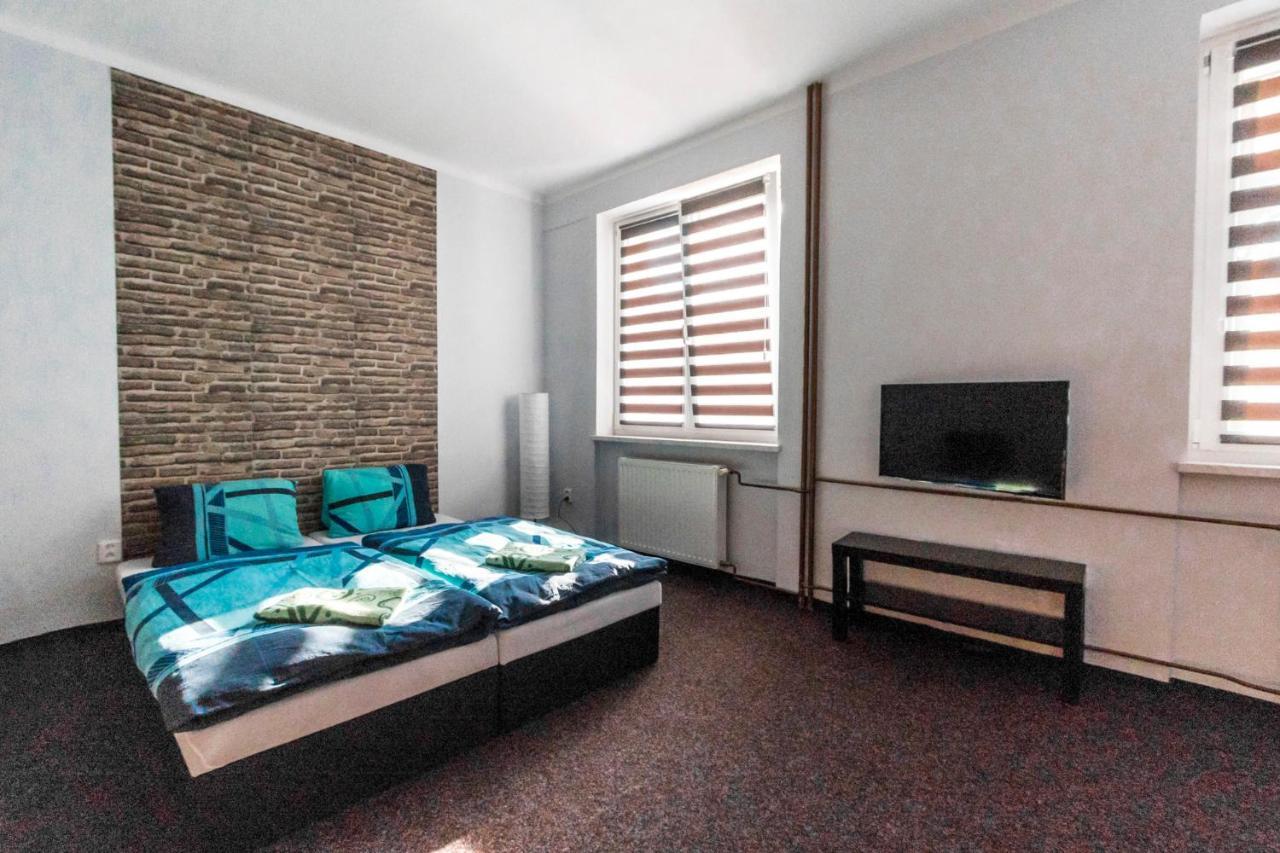 Garni Hotel Tachov タホフ エクステリア 写真