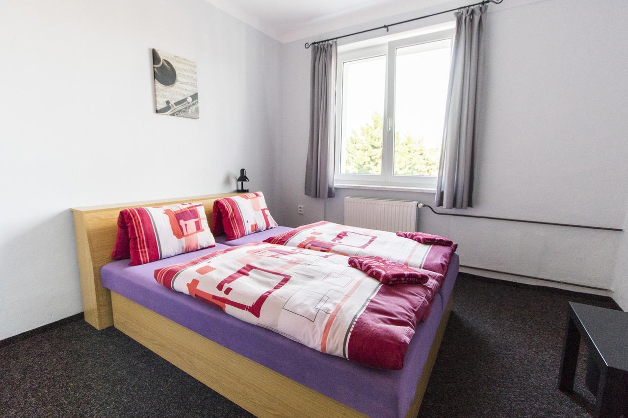 Garni Hotel Tachov タホフ エクステリア 写真