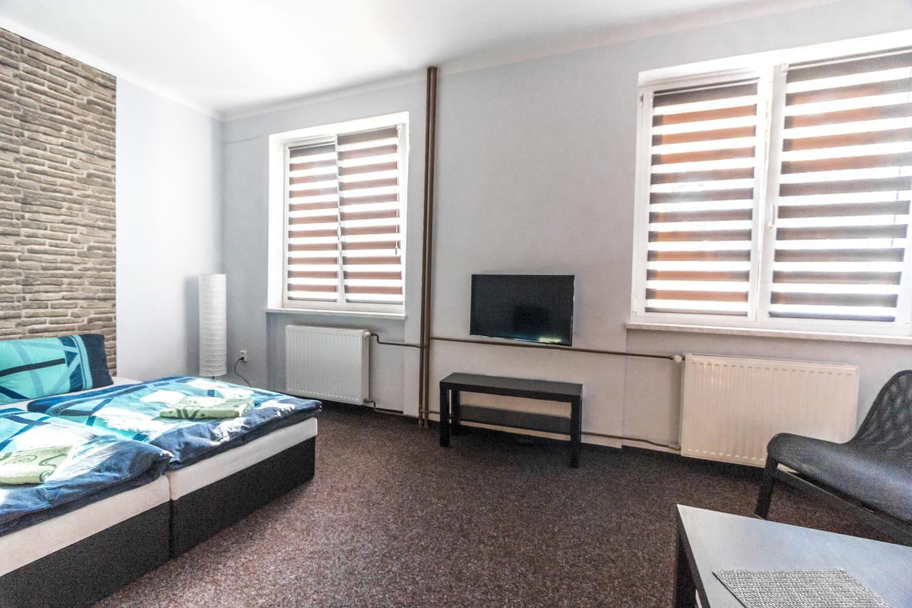 Garni Hotel Tachov タホフ エクステリア 写真