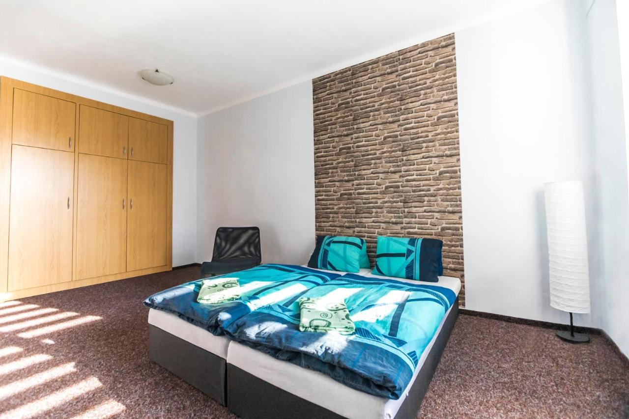 Garni Hotel Tachov タホフ エクステリア 写真