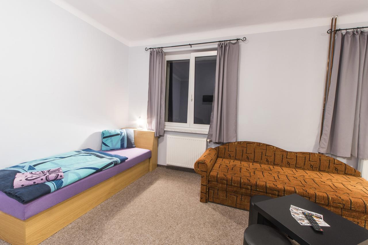 Garni Hotel Tachov タホフ エクステリア 写真