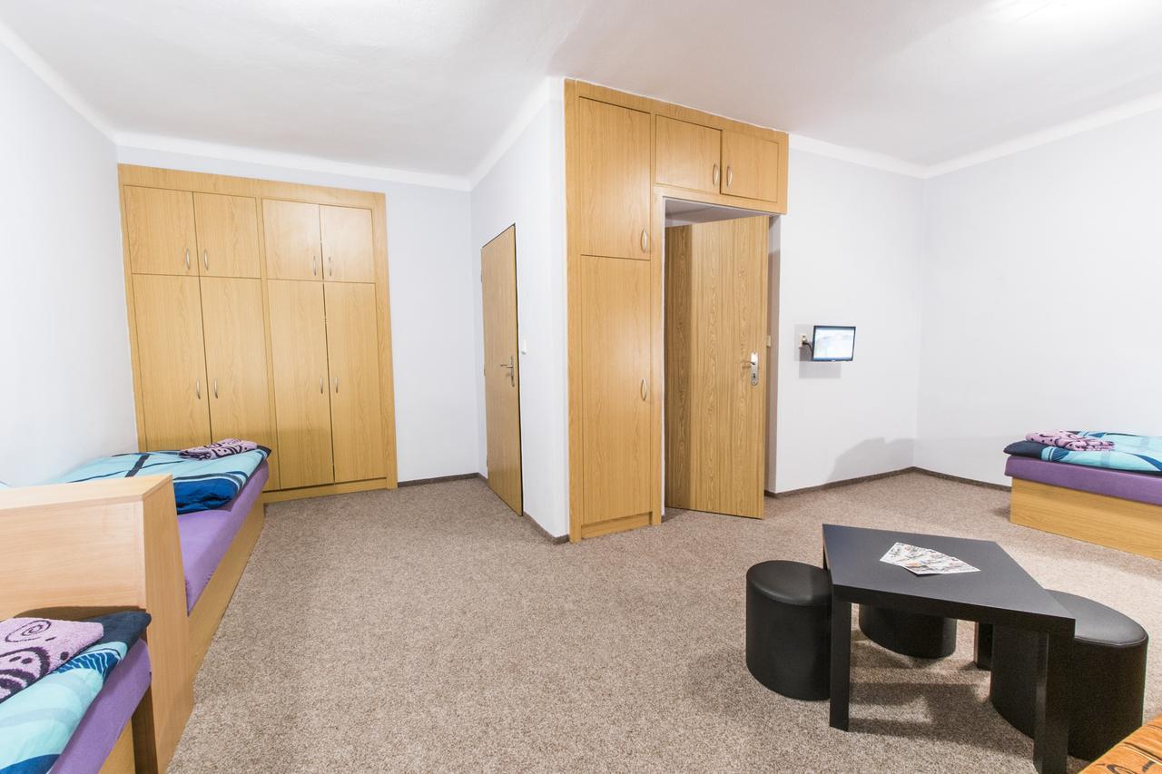 Garni Hotel Tachov タホフ エクステリア 写真